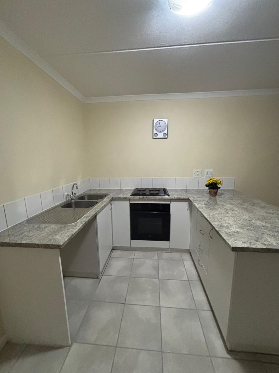 To Let 2 Bedroom Property for Rent in Rugby Western Cape
